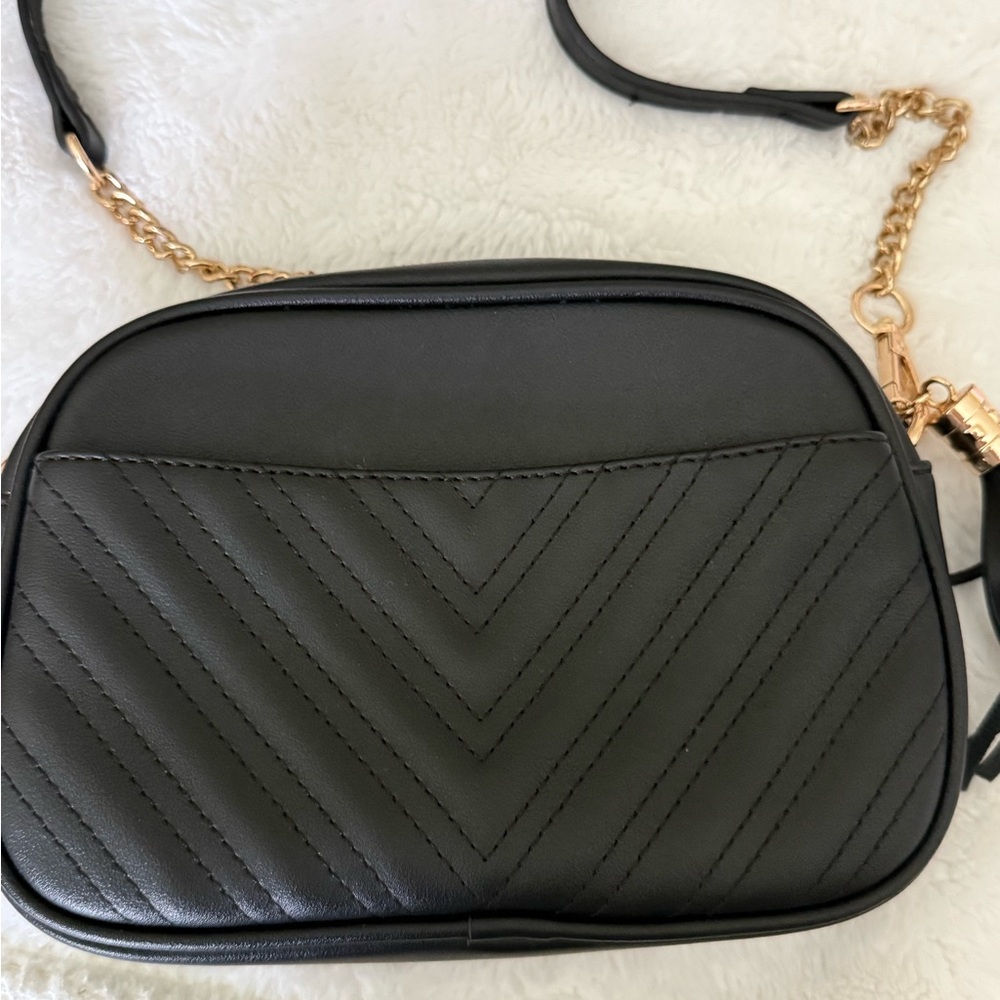 Elegant Black Quilted Crossbody Bag